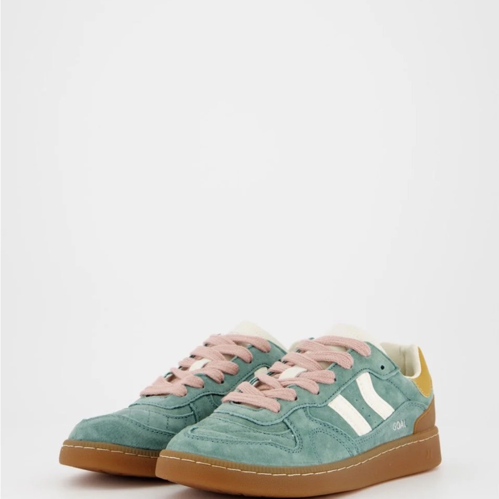 Coolway Goal Green Land Sneakers with Green with Pink Laces